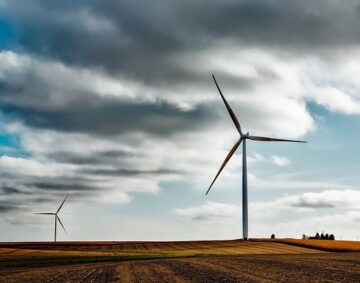 wind-farm-1747331_640