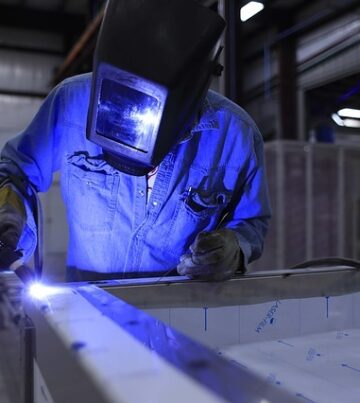 welder-673559_640